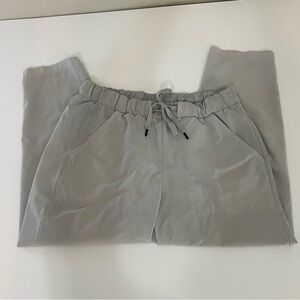 Under Armour Women's Woven‎ Tapered Ankle Loose Gray Jogger Pants Size M Medium